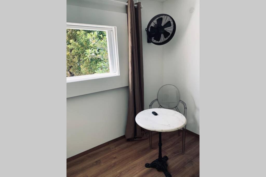 La Caze Amoremieve Pour Un Sejour Cozy A St Pierre Saint Pierre Exterior photo